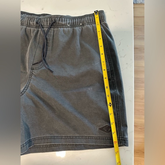 Hollister Mid-Thigh Volley Swim Trunks Mens Size Medium Faded Black Beach Swim - Picture 7 of 11